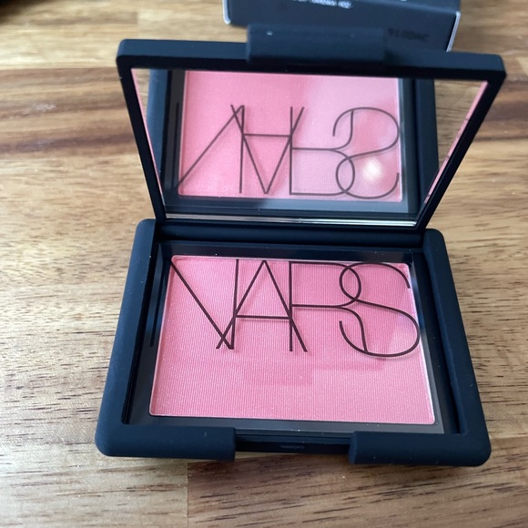 NARS blush in TORRID full size (4.8g) NIB old formula - Picture 4 of 8